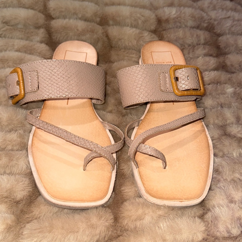Women’s Dolce Vita Women's Taupe Sandals with Buckle, sz 9
